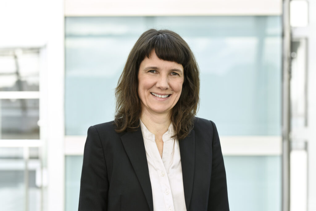 Porträt von Dr. Antje Schwinger, Forschungsbereichsleiterin Pflege am Wissenschaftlichen Institut der AOK